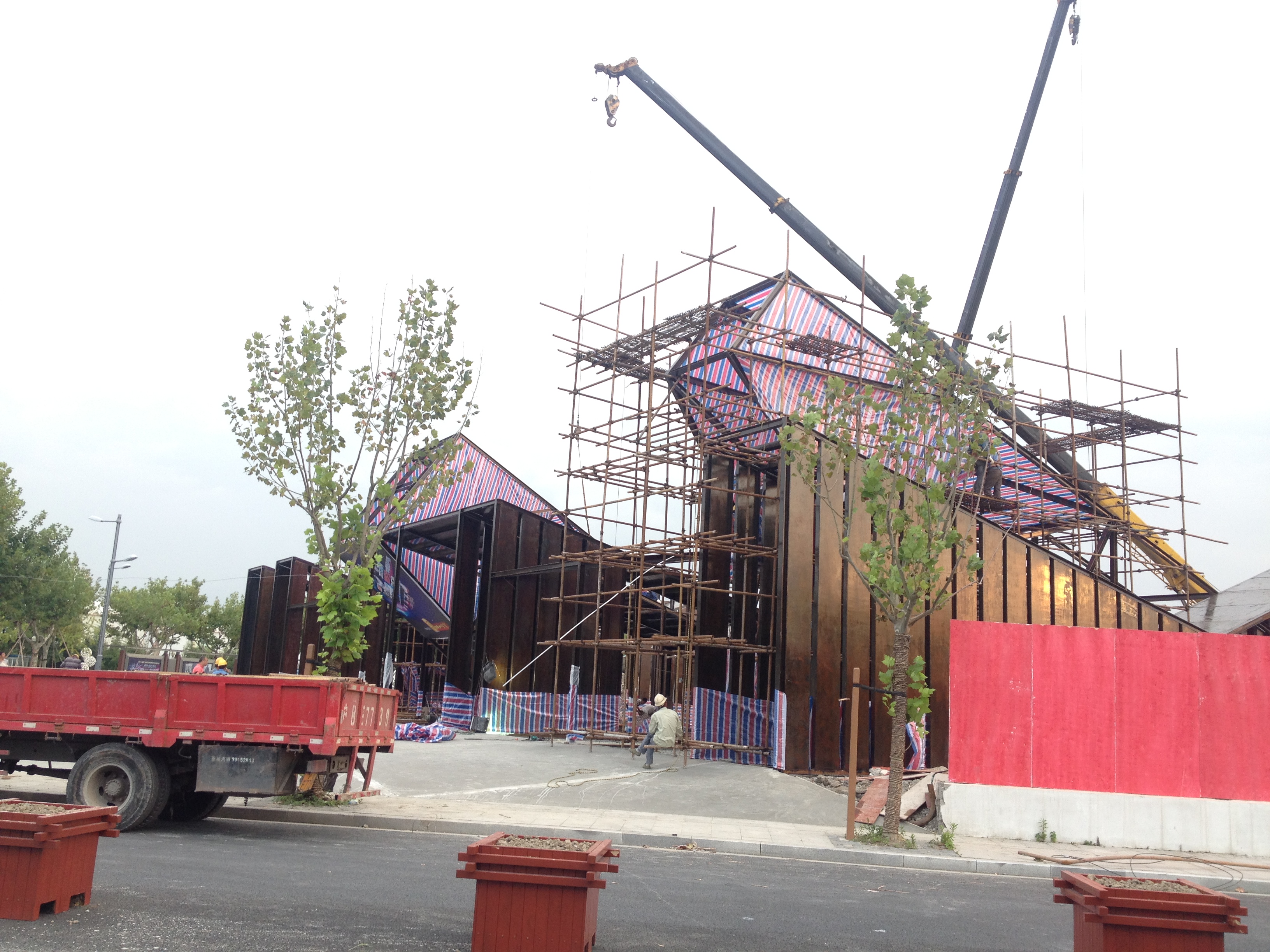 西岸好声音门头钢构架 - 上海同程建设科技工程有限公司